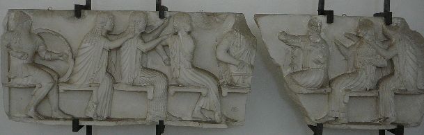 Část vlysu pokladnice Sifnu v Delfách